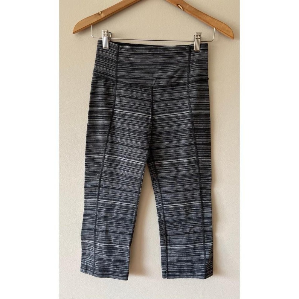 Lululemon Gather & Crow Cropped Legging Size 4